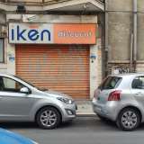 ...ma anche la serranda serrata del discount �Iken�